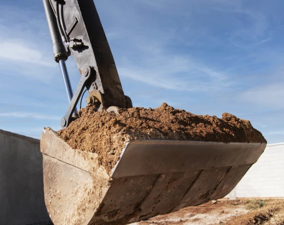Tri et Recyclage de Déchets sur un Chantier en Dordogne
Description : En Dordogne, Couvreur 24 réalise le tri et le recyclage des déchets sur un chantier, adoptant une approche éco-responsable.